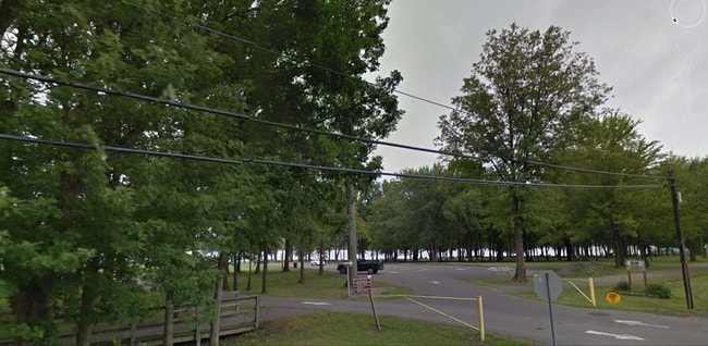 Craig Beach - 2274 Grandview Rd Unit B2