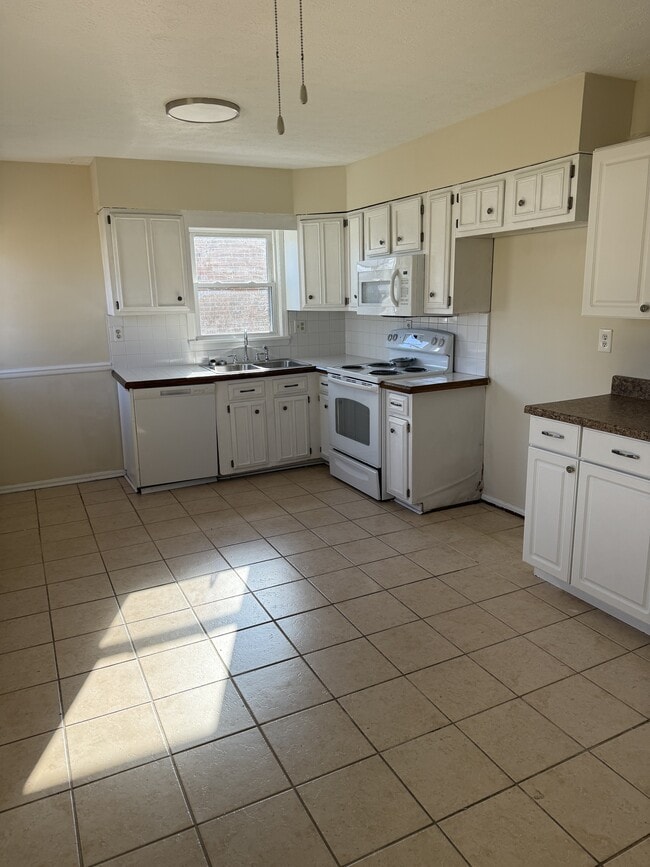 Photo - 8411 Cloverport Dr