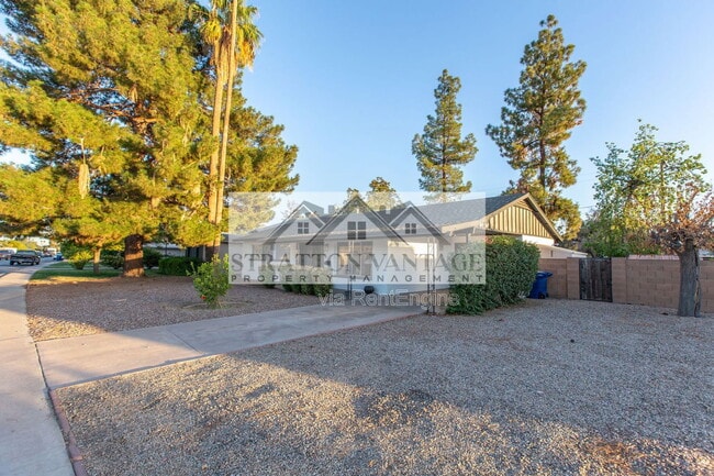 Photo - 111 E Manhatton Dr