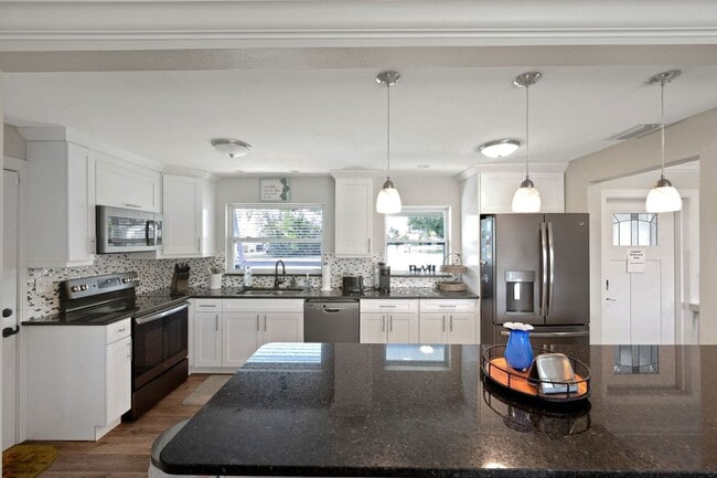 Photo - 1638 SE 28th St
