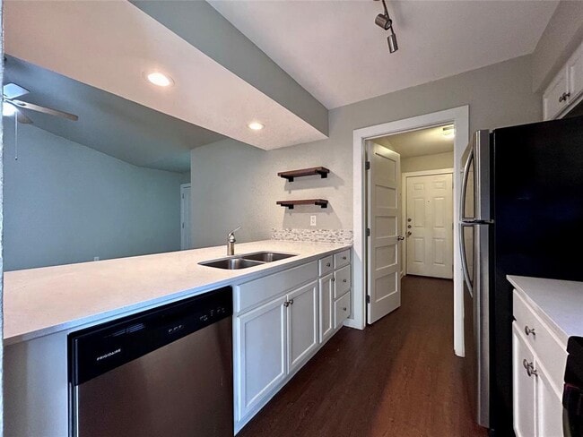 Photo - 1900 Gracy Farms Ln