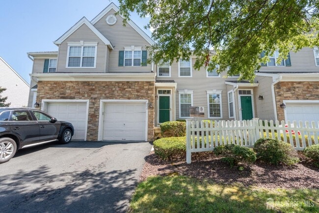 Photo - 802 Yarrow Cir