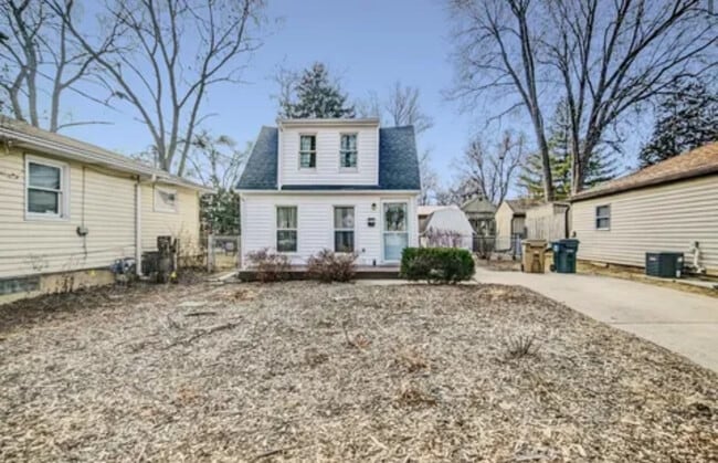 Building Photo - 1921 Heath Ave Rental