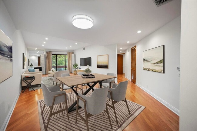 Photo - 750 S Bundy Dr