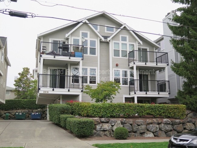 Building Photo - 2616 NW 58th St Unit 304