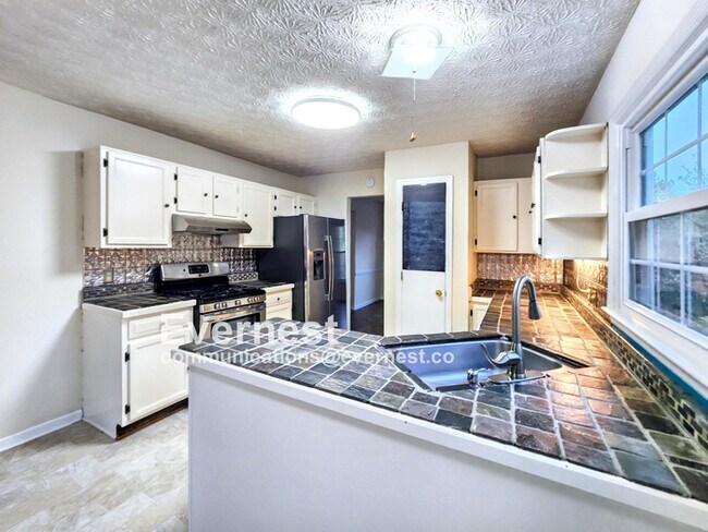 Photo - 2047 Arbor Forest Dr SW