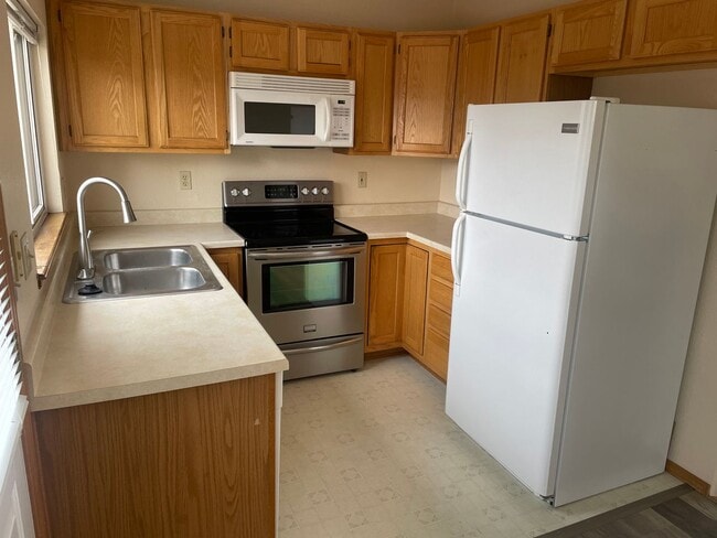 Photo - CHARMING 2BD RANCHER in SUNDOWN NEIGHBORHOOD - Security Deposit Waiver Available