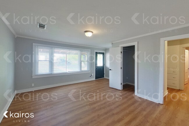 Photo - 4417 Brown Ave.