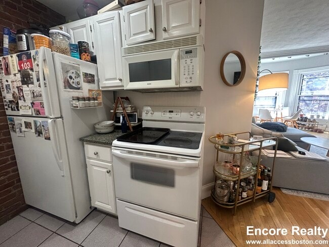 Photo - 439 Marlborough St Unidad 31