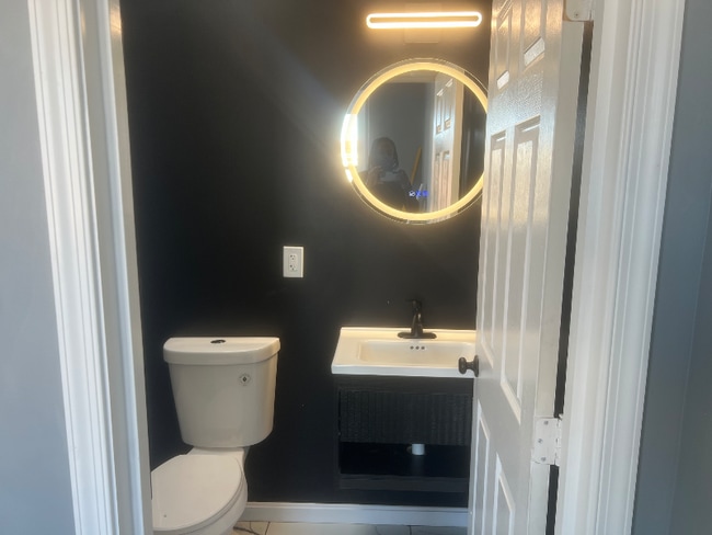 Building Photo - 1734 W Lexington St