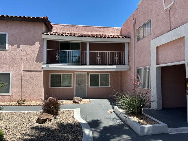 Photo - SE Desert Inn and Eastern!! Townhouse with 2 parking Spaces!! Recent Remodel!!
