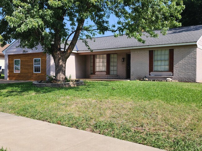 Photo - 2429 NW 110th St
