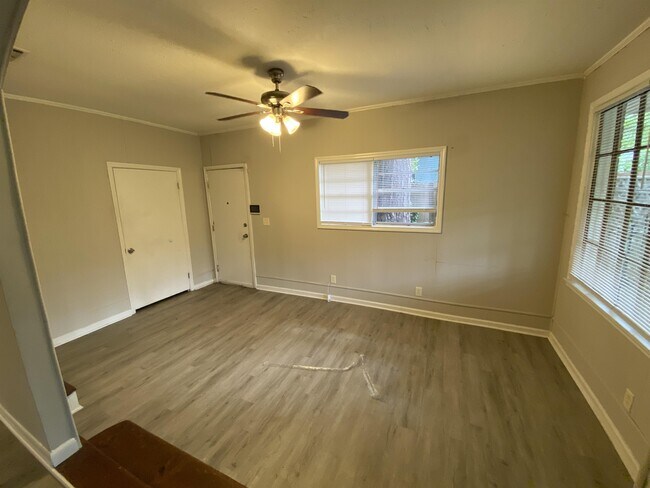 Photo - 3329 Oakridge Dr