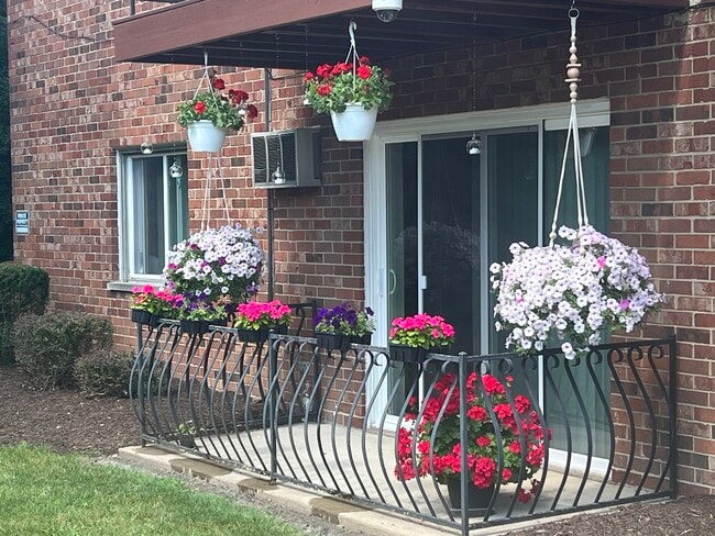 Photo - 10S511 Echo Ln Unidad 2