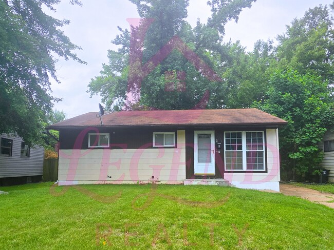 Photo - 3 Bedrooms | 1 Bathroom | Hardwood Floors | Bright Living/Dining Area | Galley Kitchen | Unfinish...