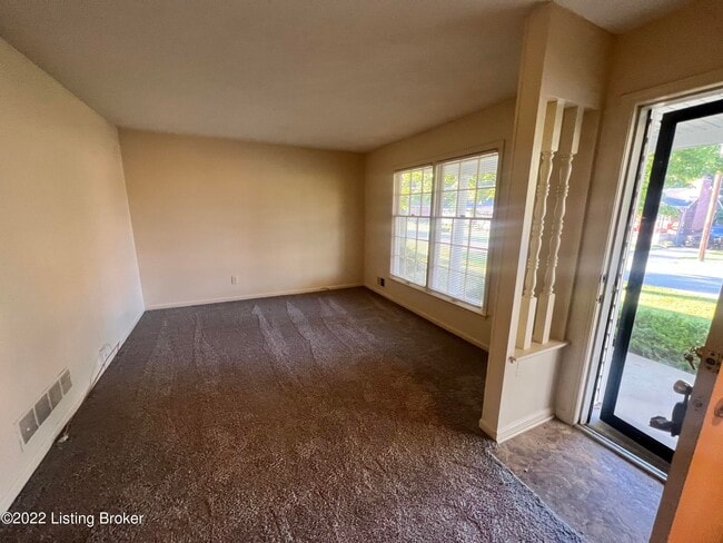 Photo - 6201 Lynnchester Dr