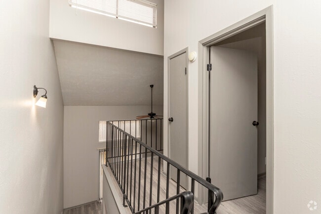 1BR, 1BA - 680SF - Reserve at the Knolls Apartments and Townh...