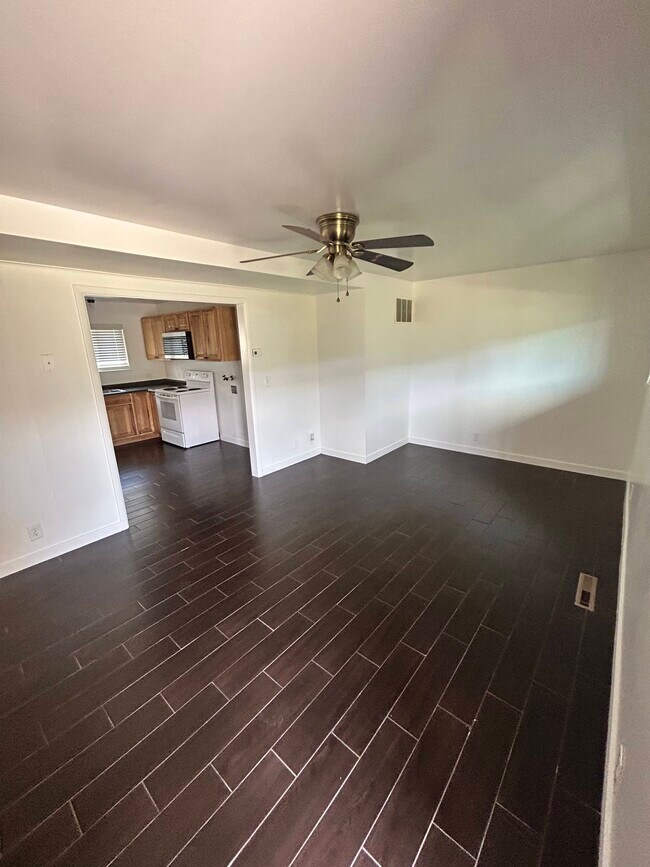 Living Room Main - 181 E 1000 N Apartments Unit #8