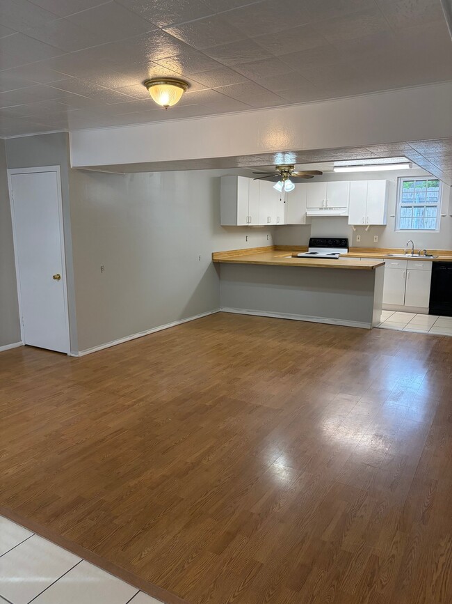Photo - 396 Tudor Ave