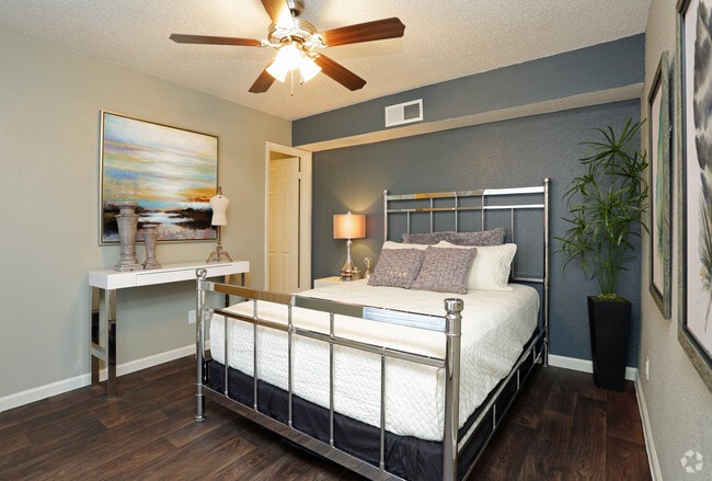 Habitación - Current at the Grid