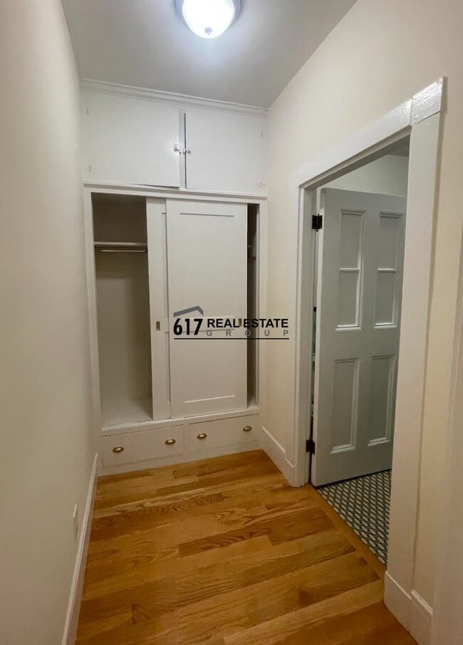 Photo - 504 Beacon St Unidad 54