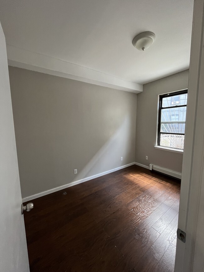 Photo - 1064 Lafayette Ave Unit 1/F