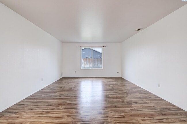 Photo - Nice Home, Yard care Included