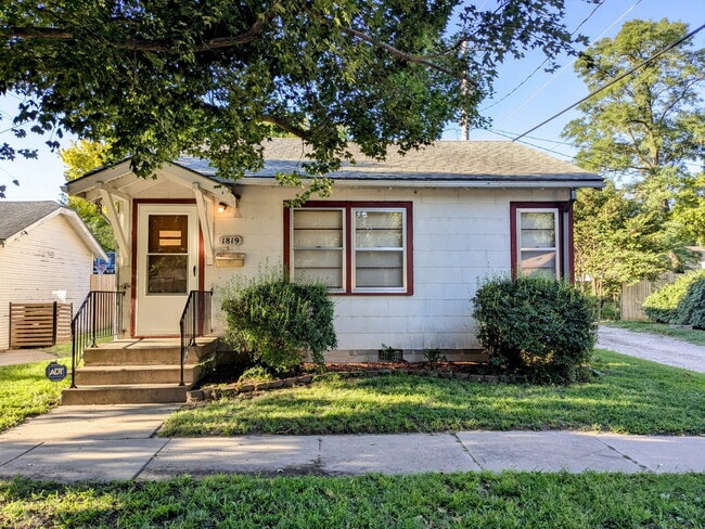 Building Photo - 1819 Harrison Rental