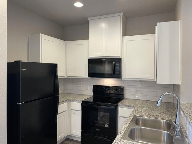 Photo - 107 Peruna Dr