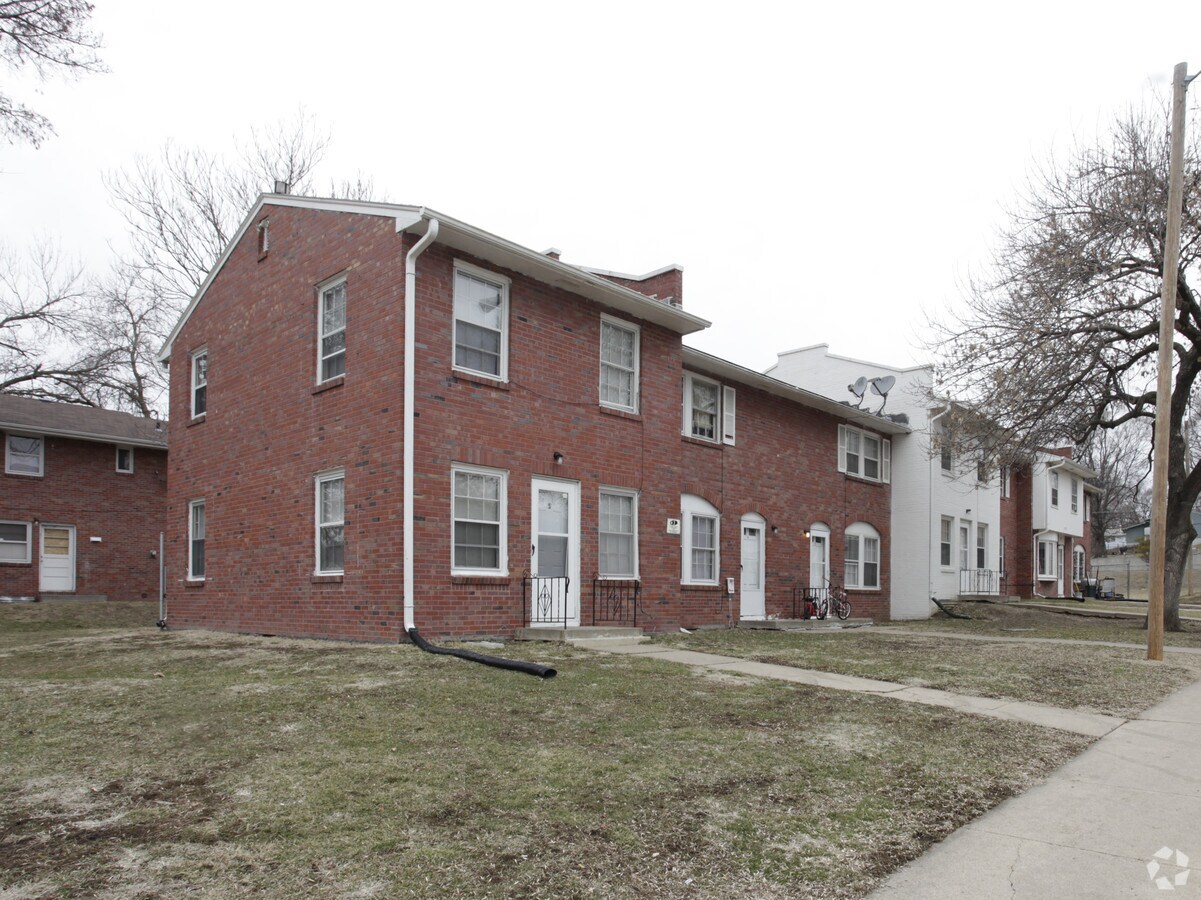 Brickstone Townhomes - Brickstone Townhomes
