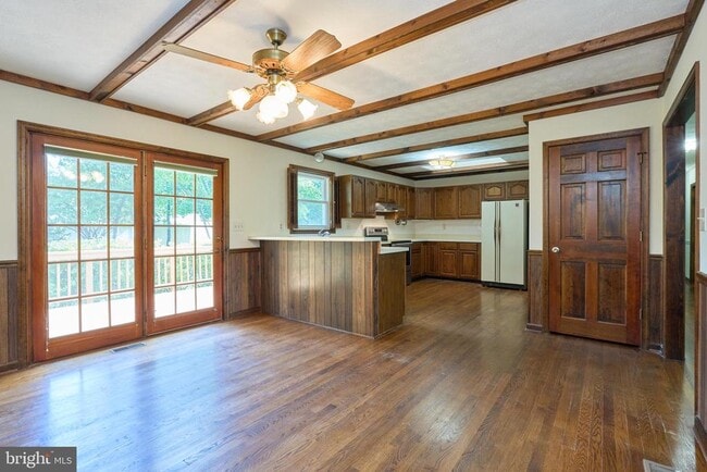 Photo - 8332 Hilltop Ave