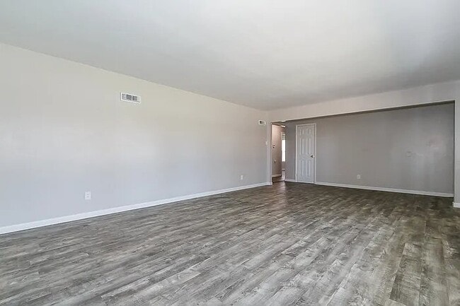 Photo - 1126 Lakeview Ave
