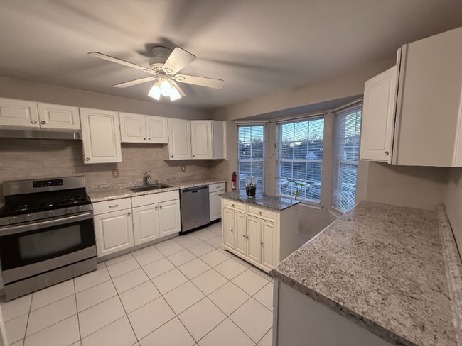 Building Photo - 708 Stony Brook Way