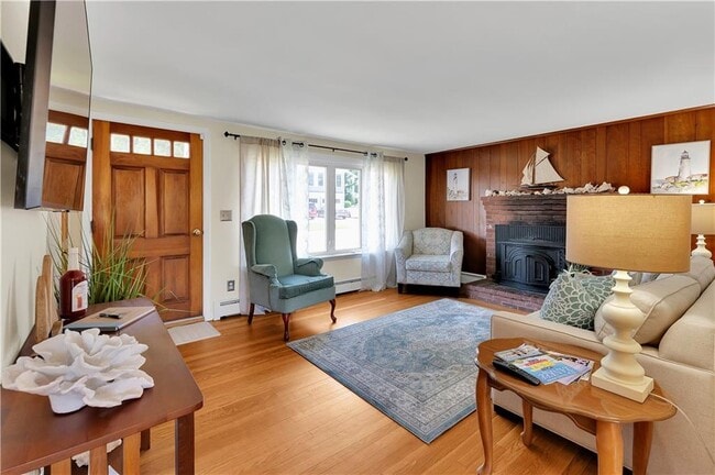 85 Treasure Rd
