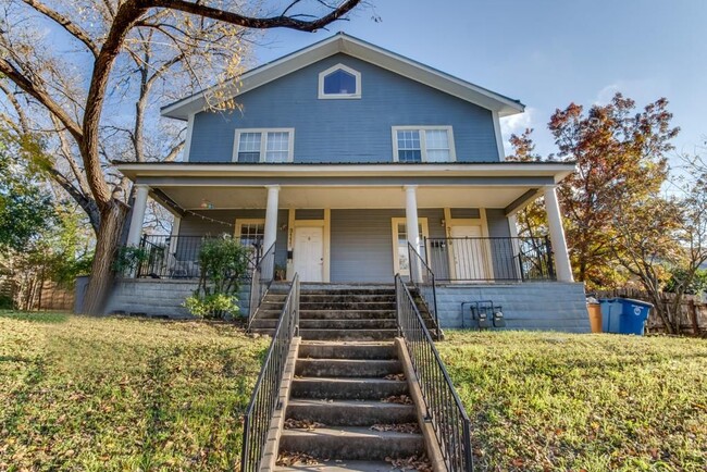 Photo - 3109 Hemphill Park Townhome