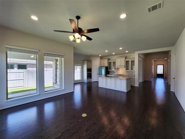 Photo - 522 Jefferson Dr