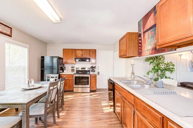 Photo - 6202 Valley Knight