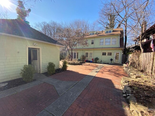 Photo - 2086 Iuka Ave Unit 2086