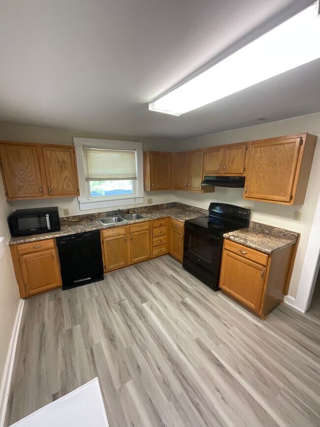 Photo - *AVAILABLE AUGUST 2027* 8 BEDROOM GREAT LO...