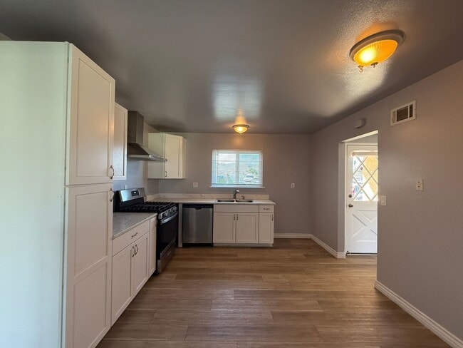 Photo - M12150 Unidad House