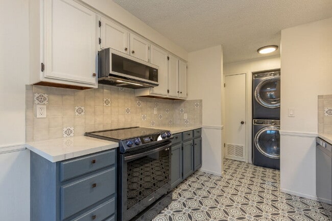 Photo - Charming Ranch in North Longmont!