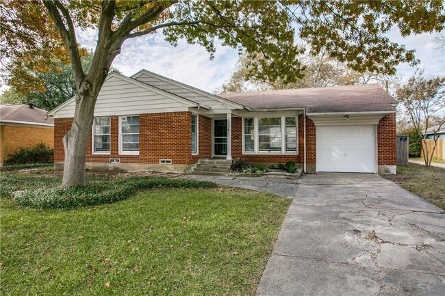 Photo - Casa View Heights Gem with Huge Fenced Yard