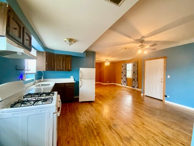 Photo - 4351 N Western Ave