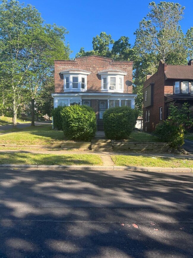 3244-3246 Sycamore Rd