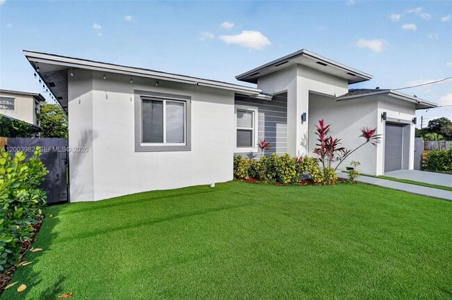 Photo - 655 NW 24th Ave