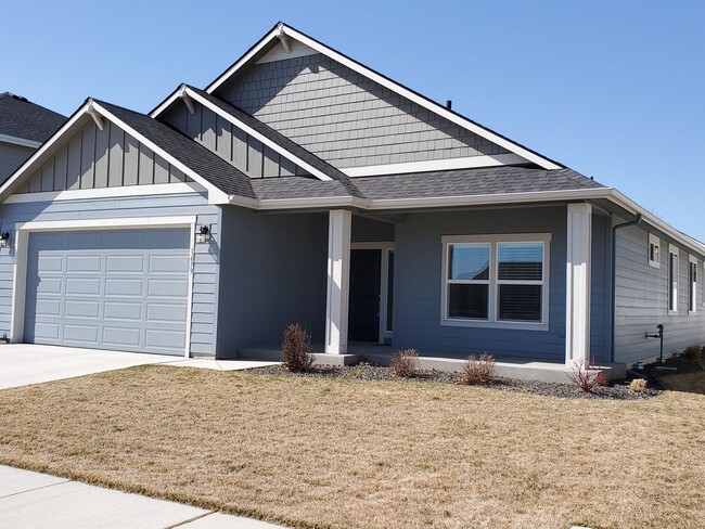 Building Photo - Immaculate Custom 3 bdrm Home for rent in ...