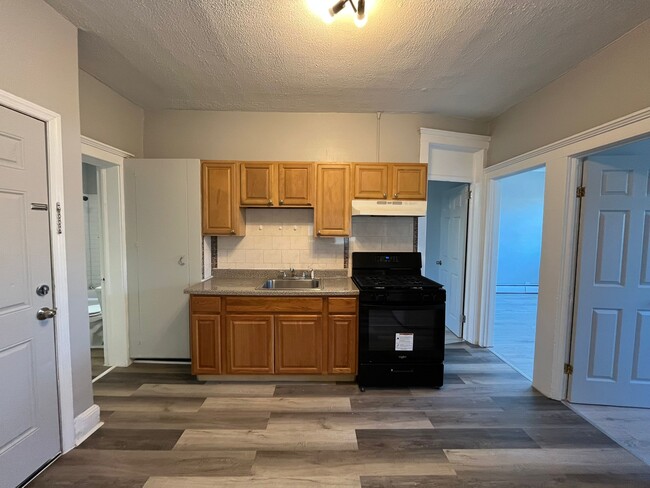 Building Photo - 56 Terhune Ave Unit 2F