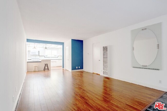 Photo - 446 S St Andrews Pl Unit 3