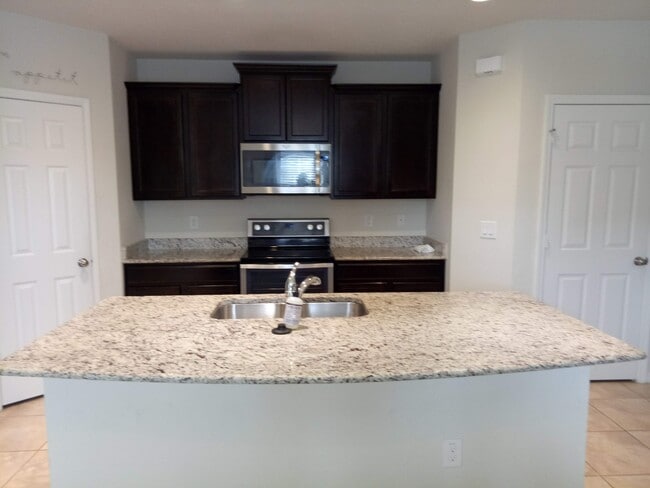 Photo - 4755 Chatterton Way