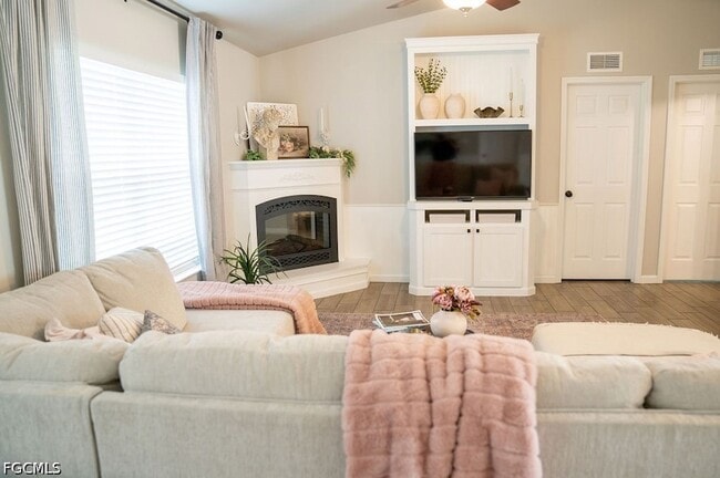 Photo - 6069 Lacota Ave